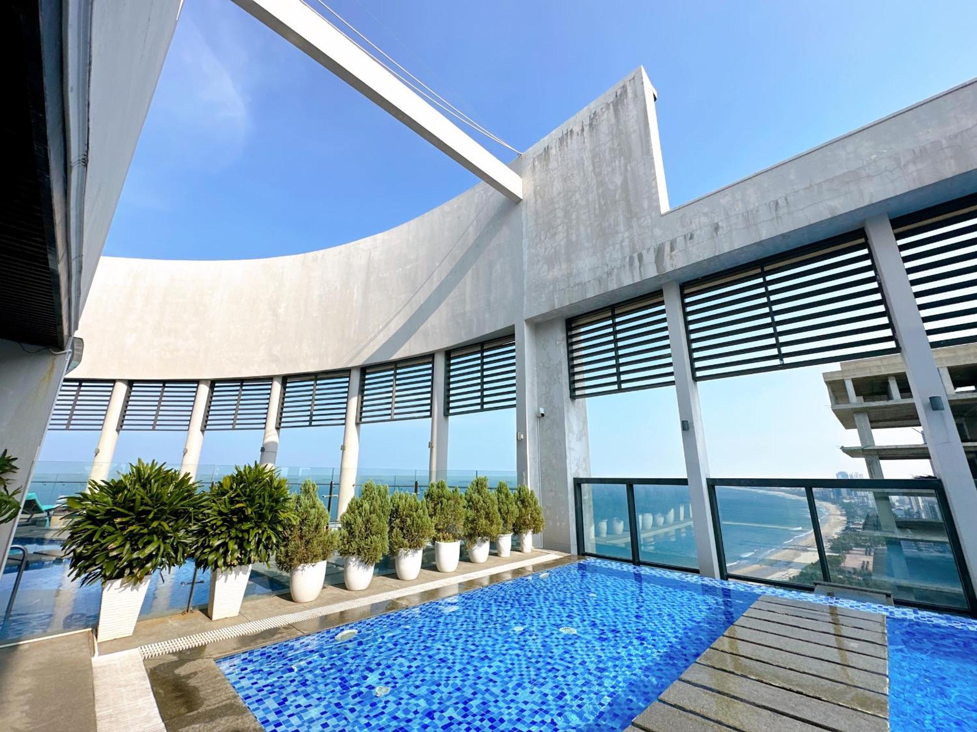 Luxury Apt Opposite Mykhe Beach ダナン市 エクステリア 写真