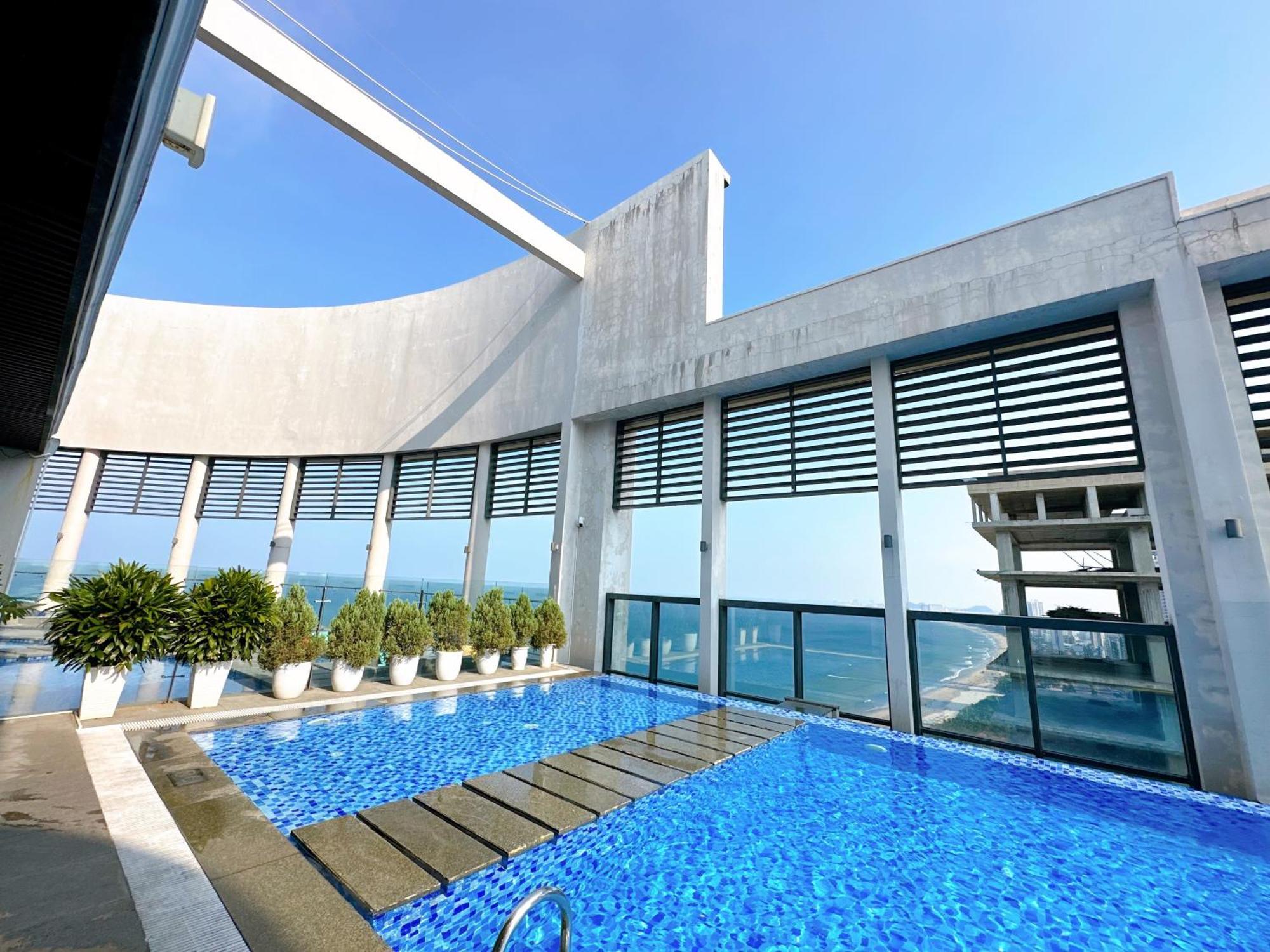 Luxury Apt Opposite Mykhe Beach ダナン市 エクステリア 写真