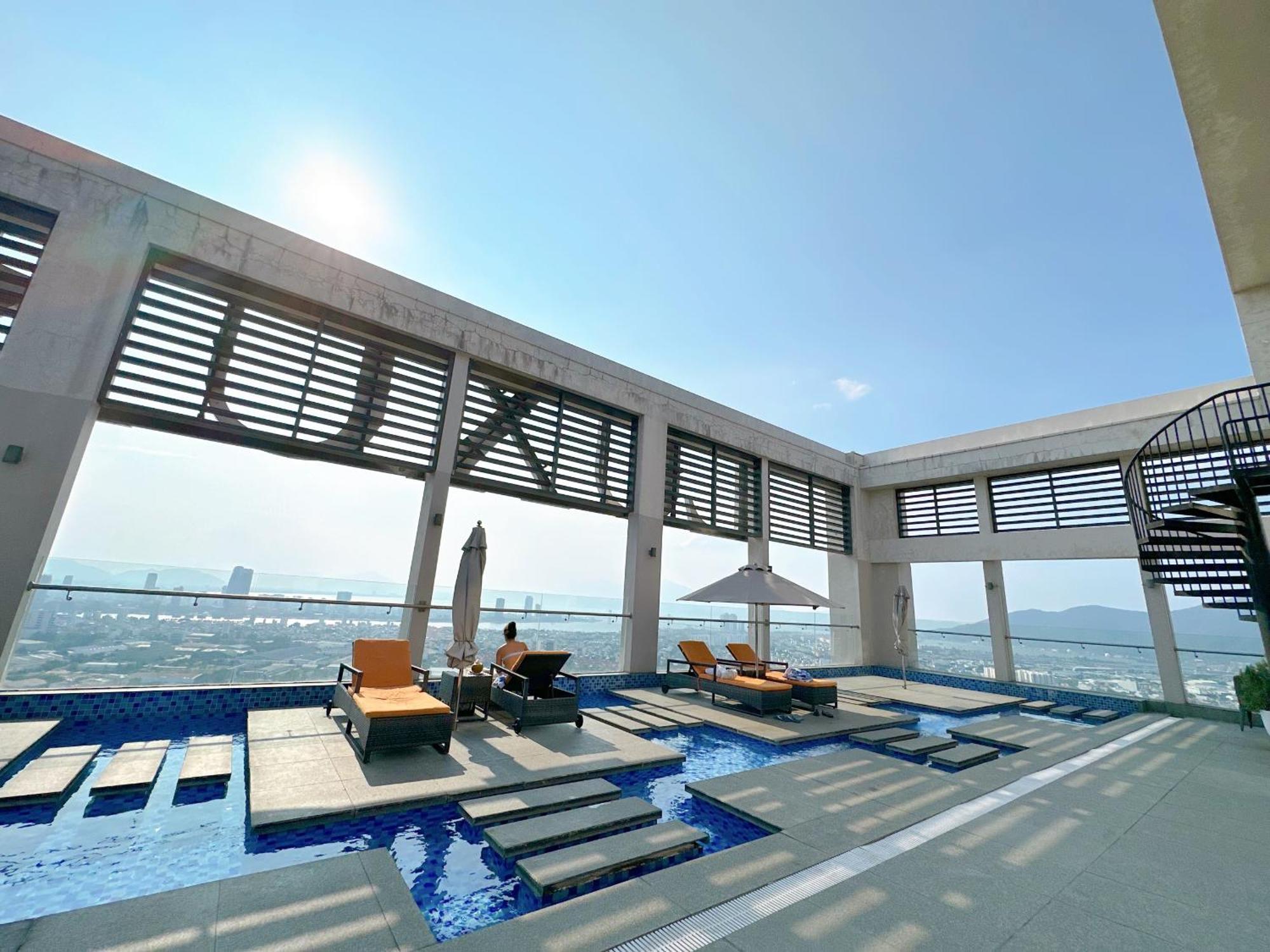 Luxury Apt Opposite Mykhe Beach ダナン市 エクステリア 写真